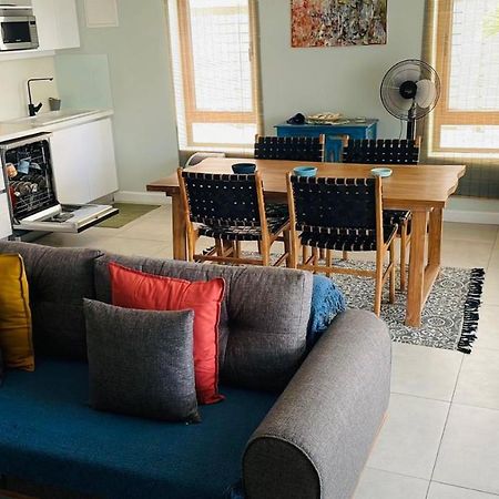 Beachcove Apartment 2 Pereybere Beach Eksteriør bilde