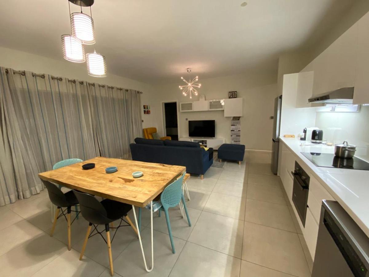 Beachcove Apartment 2 Pereybere Beach Eksteriør bilde