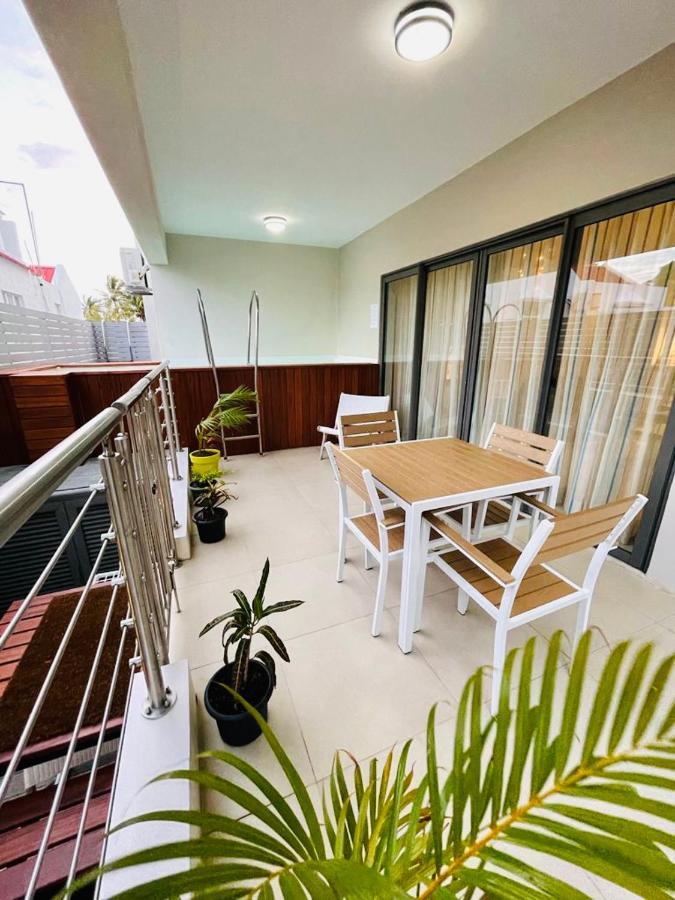 Beachcove Apartment 2 Pereybere Beach Eksteriør bilde
