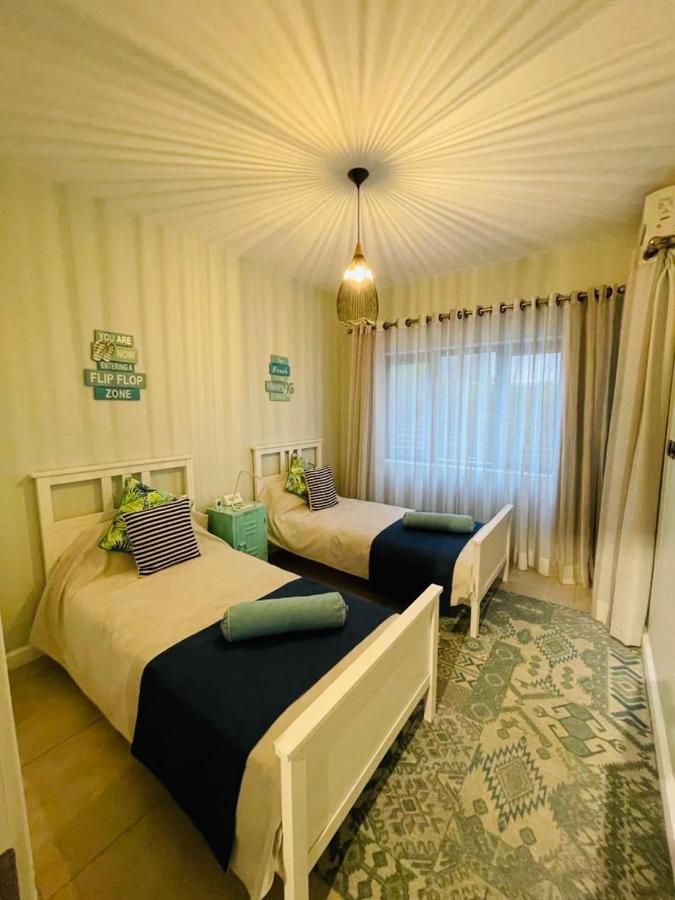 Beachcove Apartment 2 Pereybere Beach Eksteriør bilde