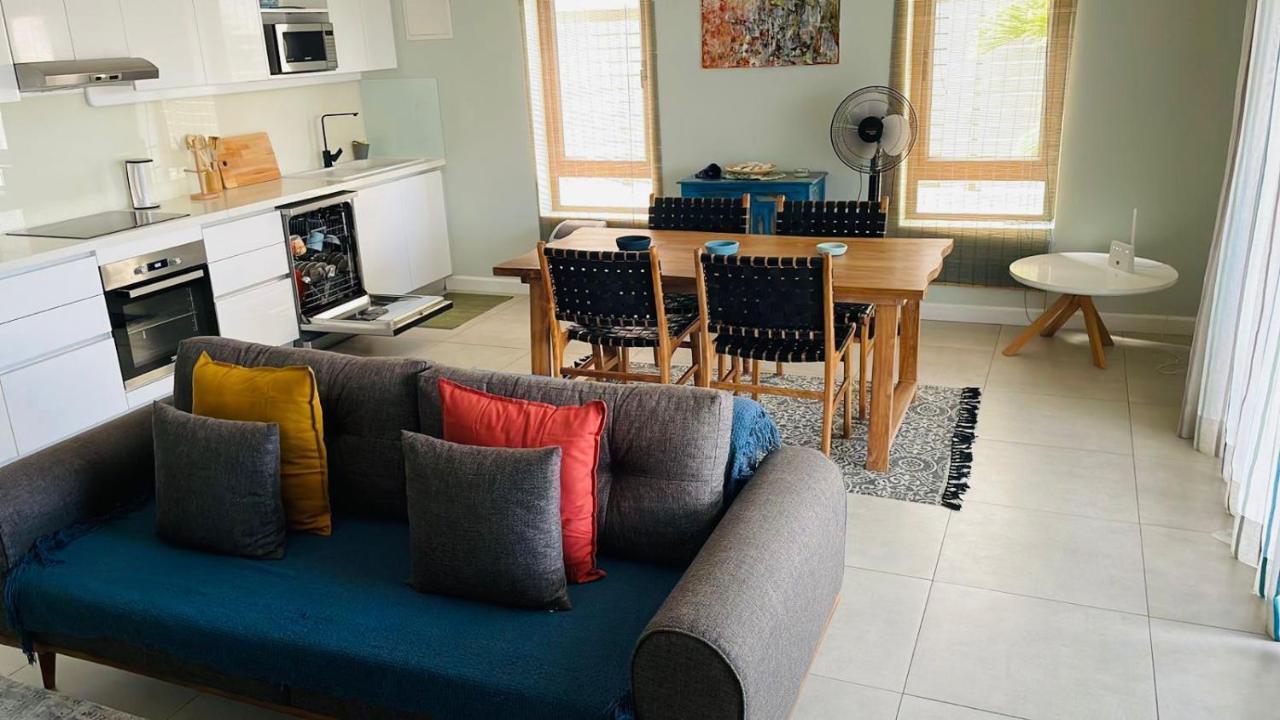 Beachcove Apartment 2 Pereybere Beach Eksteriør bilde