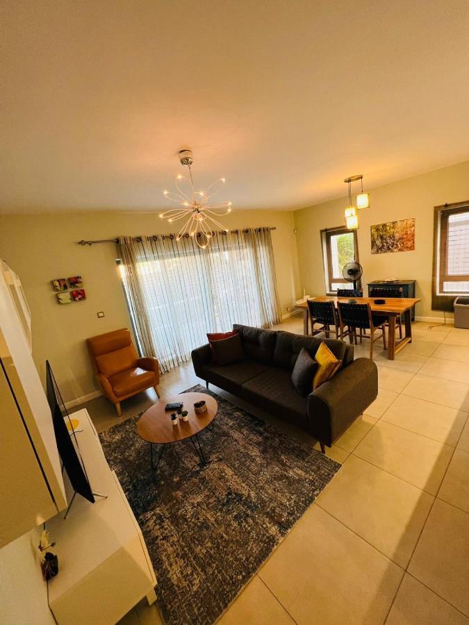 Beachcove Apartment 2 Pereybere Beach Eksteriør bilde